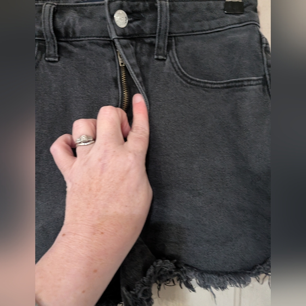 Hollister Ultra High Rise Mom Shorts Distressed Black - Picture 6 of 12